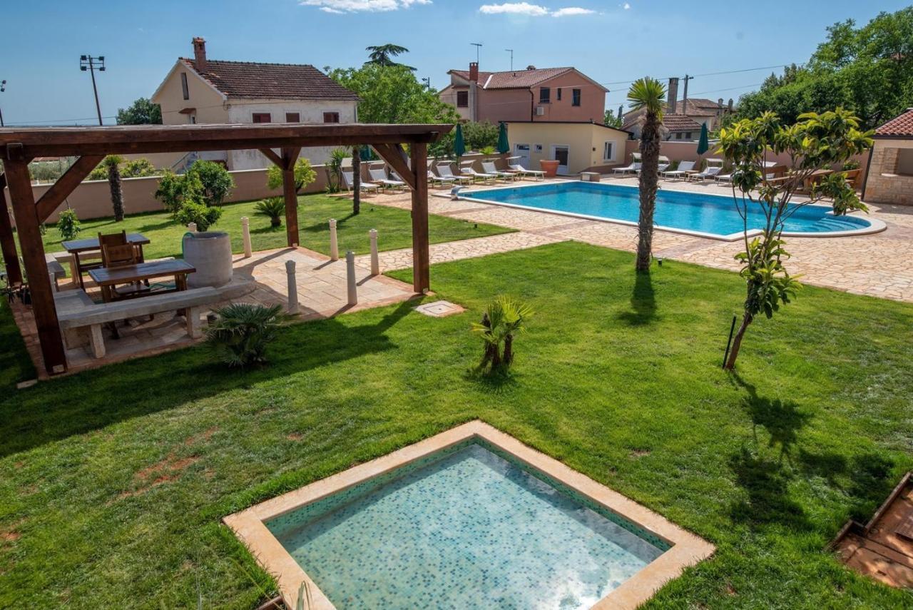 Hotel Via Flavia With Common Pool Labinci Exterior foto