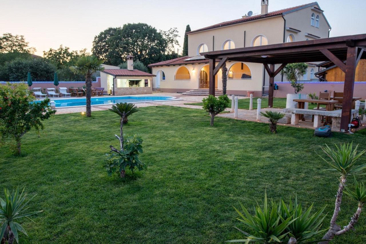 Hotel Via Flavia With Common Pool Labinci Exterior foto