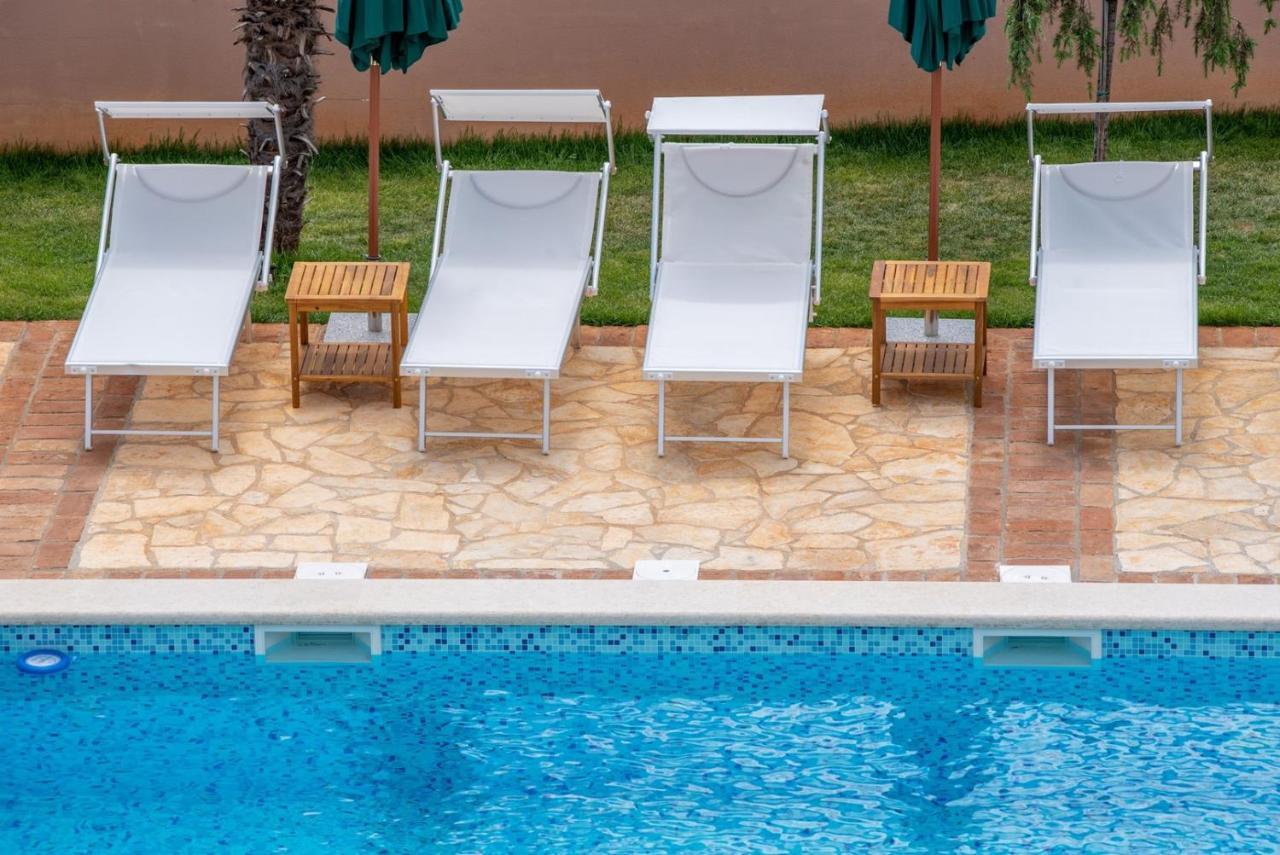 Hotel Via Flavia With Common Pool Labinci Exterior foto