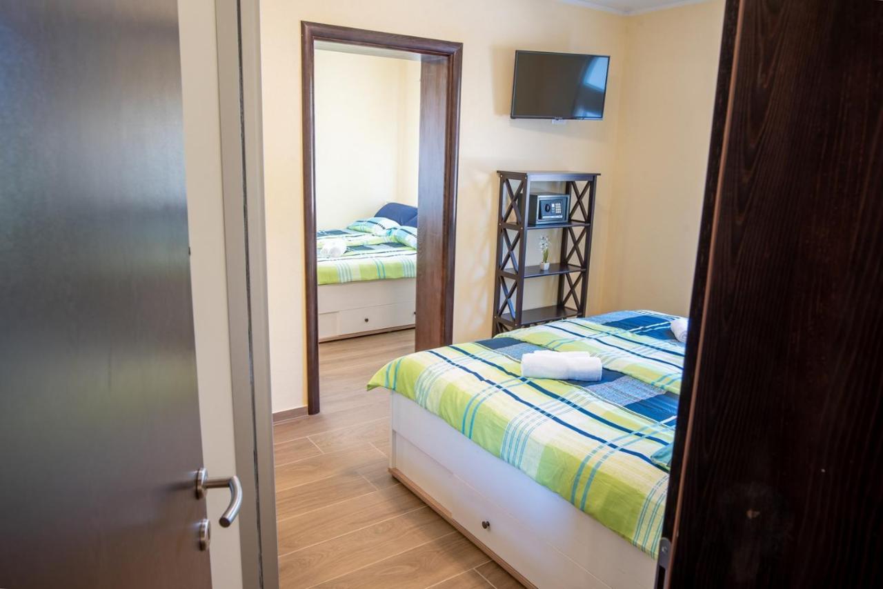 Hotel Via Flavia With Common Pool Labinci Zimmer foto